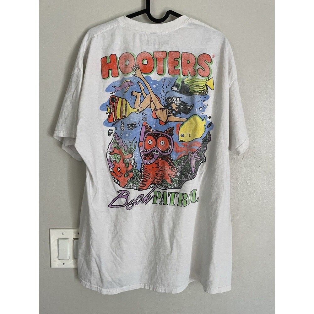 Hooters Beach Patrol T-Shirt Ripple Junction Vintage Style Graphic Scuba Owl XL